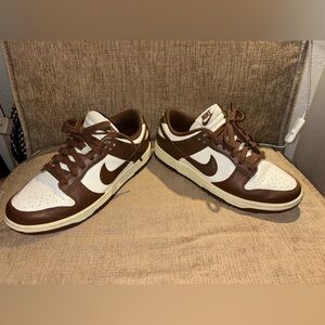 Nike women’s mocha low dunks